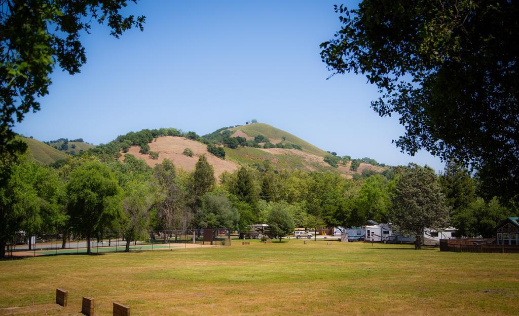 Morgan Hill Camping Resort Cabin 1 San Martin Екстер'єр фото